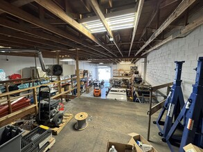 33733 King Rd, Abbotsford, BC for lease Building Photo- Image 2 of 4