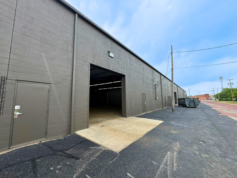 1120 Cherry St, Toledo, OH for lease - Building Photo - Image 3 of 8