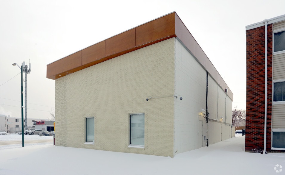 11104 107th Ave, Edmonton, AB for lease - Building Photo - Image 3 of 3