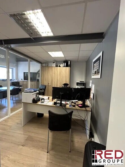 Office in Le Tholonet for lease - Building Photo - Image 3 of 11