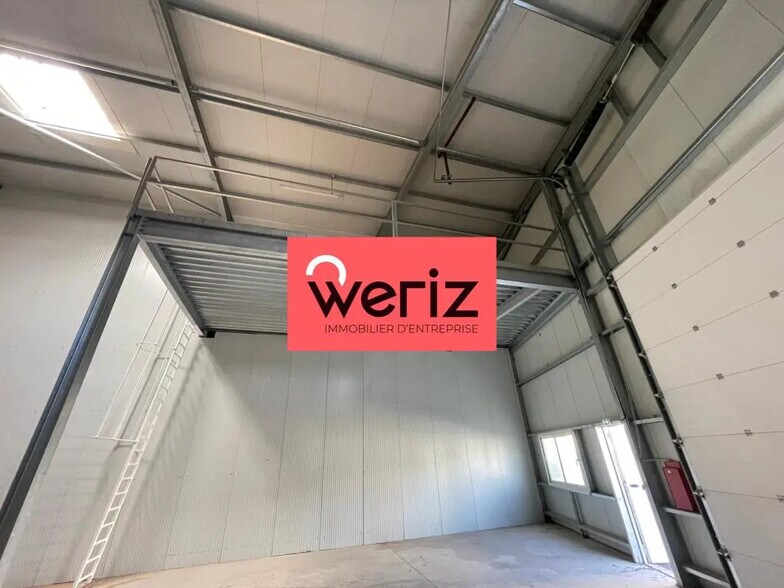 Flex in Gémenos for lease - Interior Photo - Image 2 of 7