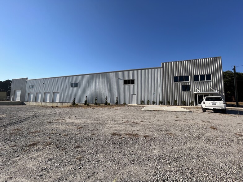 2111 Industrial Park Dr SE, Wilson, NC for sale - Building Photo - Image 2 of 5