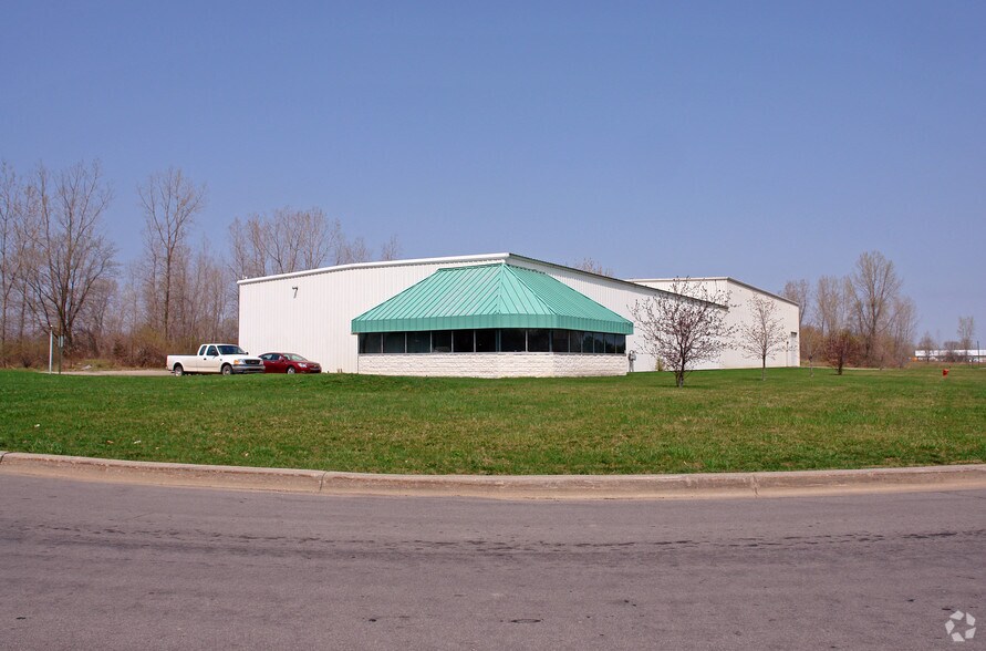 620 Industrial Park Dr, Imlay City, MI for sale - Primary Photo - Image 1 of 1