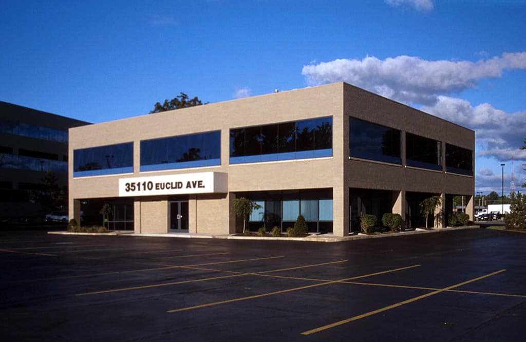 35110 Euclid Ave, Willoughby, OH for sale Primary Photo- Image 1 of 1