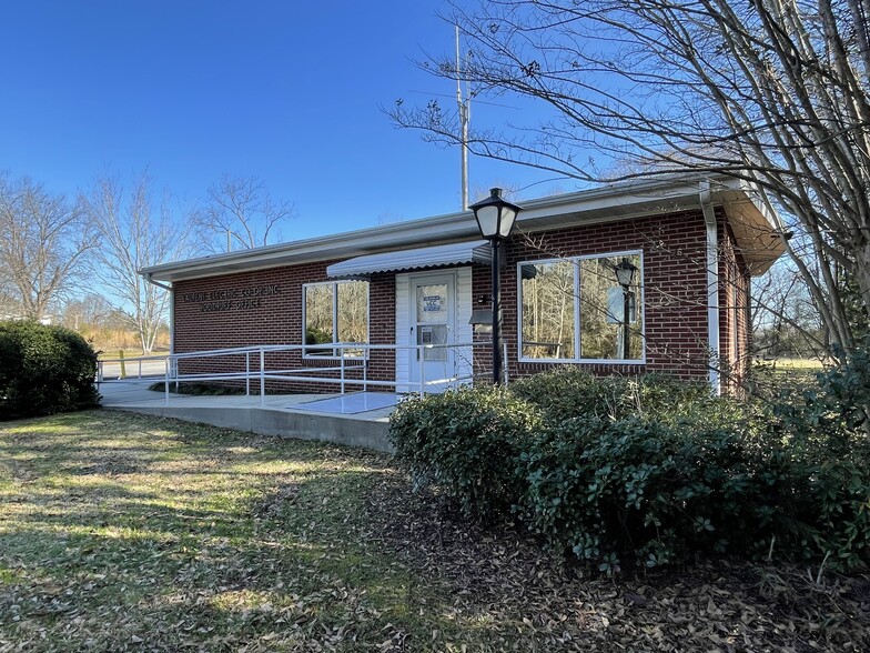 11471 US-221, Woodruff, SC for sale - Building Photo - Image 1 of 1