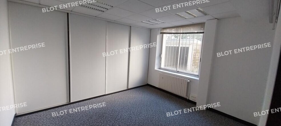 Retail in Brest for lease - Building Photo - Image 2 of 7