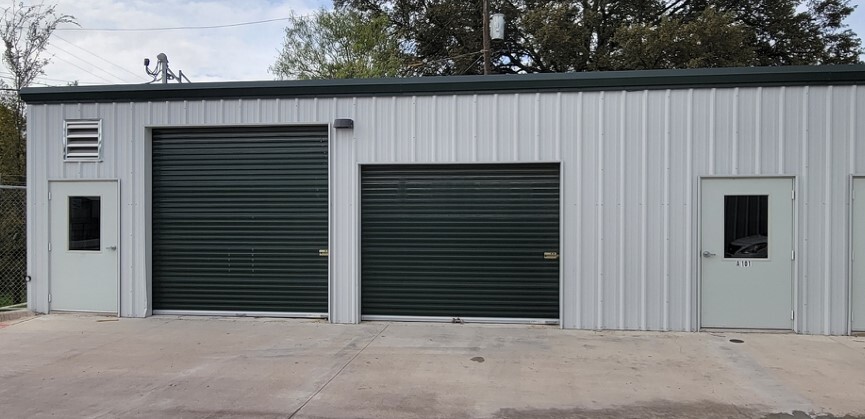 1706 Dungan Ln, Austin, TX for lease Building Photo- Image 1 of 24