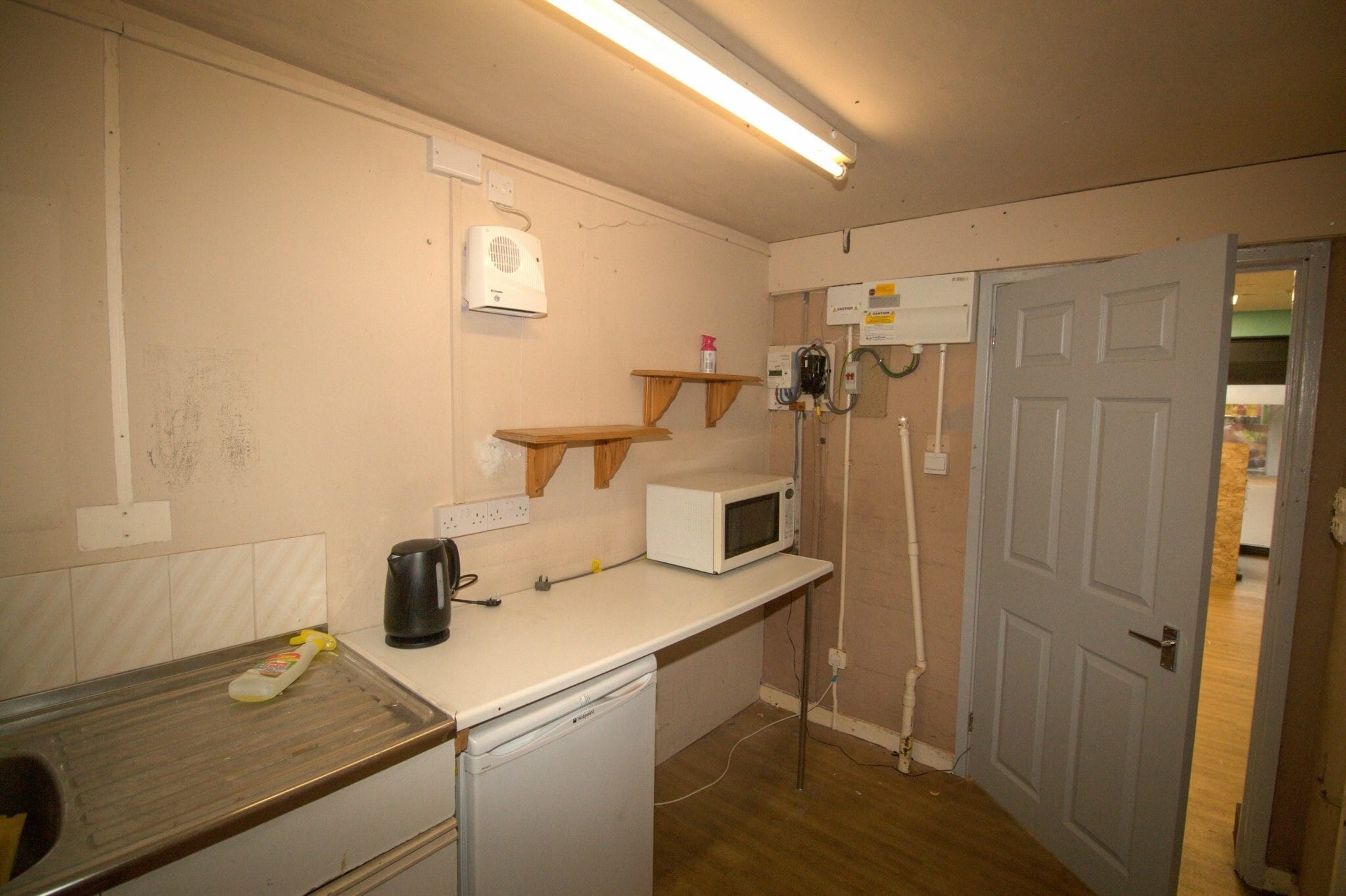 Spinney Hl, Warwick for lease Interior Photo- Image 1 of 6