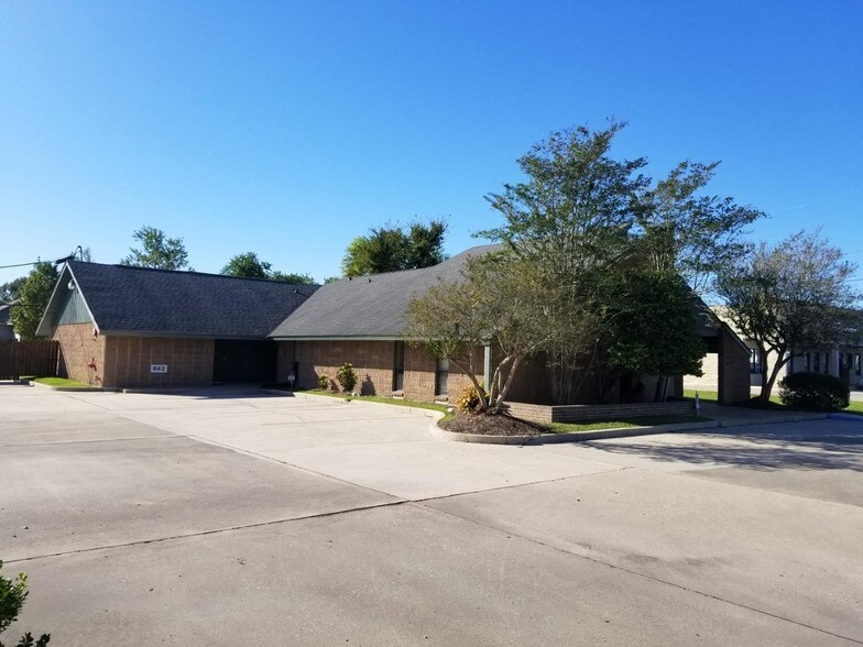 862 Oneal Ln, Baton Rouge, LA 70816