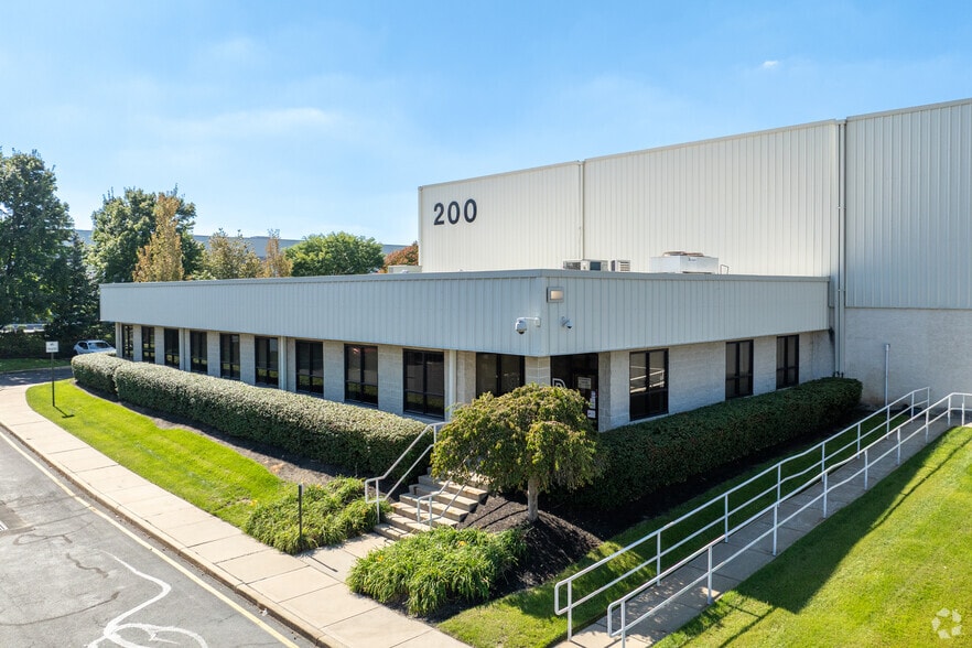 200 Richards Run, Burlington, NJ for sale - Primary Photo - Image 1 of 1