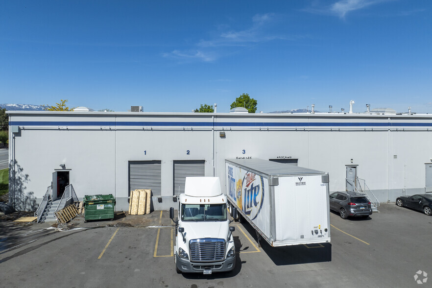 940-992 Spice Island Dr, Sparks, NV for lease - Building Photo - Image 3 of 5