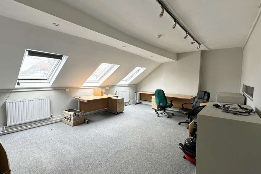 77-79 Station Rd, London for sale - Building Photo - Image 2 of 10