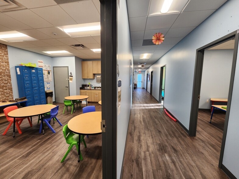 166 Professional Way, Wellington, FL for lease - Interior Photo - Image 3 of 18