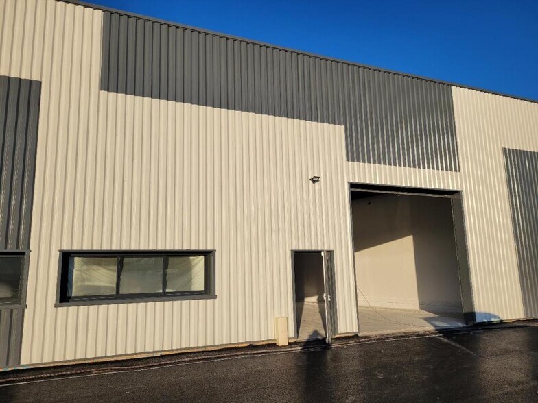 Flex in BAPEAUME-LES-ROUEN for lease - Building Photo - Image 2 of 10