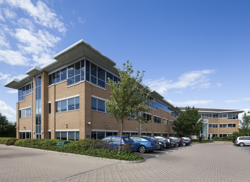 Methuen Park, Chippenham for sale - Primary Photo - Image 1 of 1