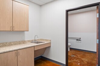 1660 W Chapman Dr, Sanger, TX for lease Interior Photo- Image 2 of 9