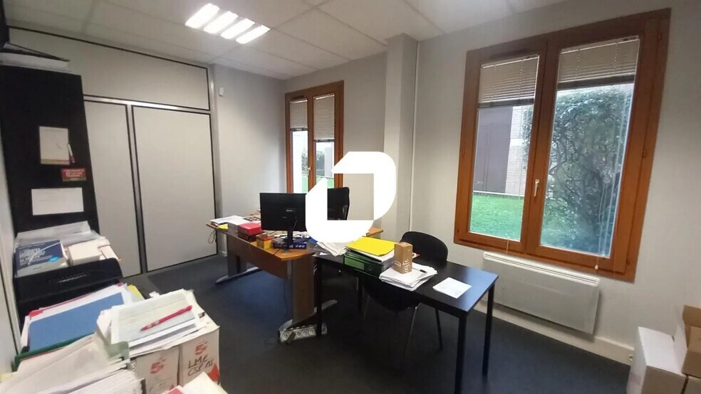 Office in Lille for lease - Interior Photo - Image 2 of 9