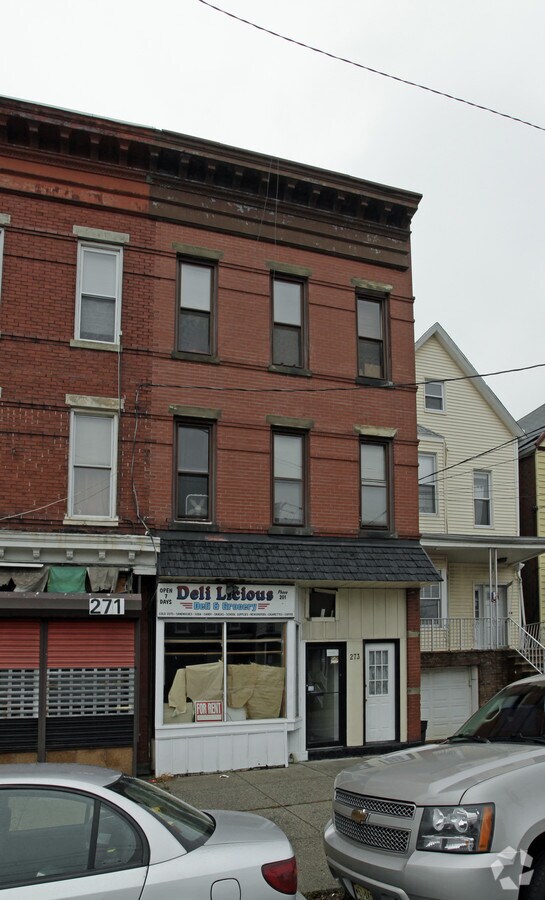 273 Avenue C, Bayonne, NJ 07002