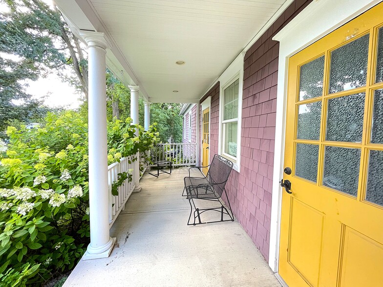 205 Brooklea Dr, Fayetteville, NY for sale - Building Photo - Image 3 of 45