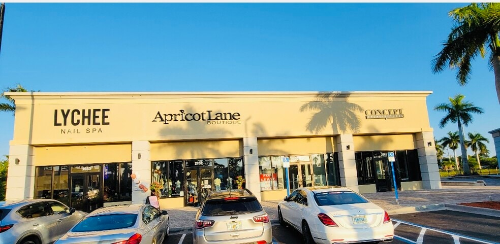 2089 Indian River Blvd, Vero Beach, FL for lease - Building Photo - Image 2 of 12