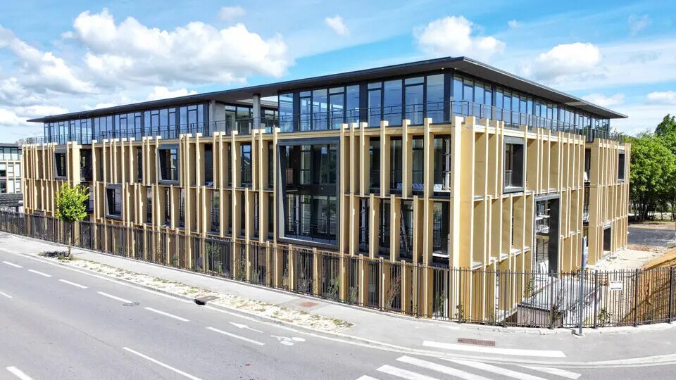 Office in Aix-en-Provence for lease - Building Photo - Image 2 of 4