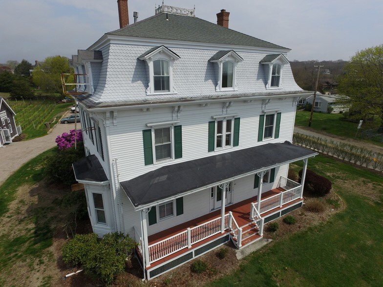 308 Shore Rd, Westerly, RI for sale - Building Photo - Image 1 of 1