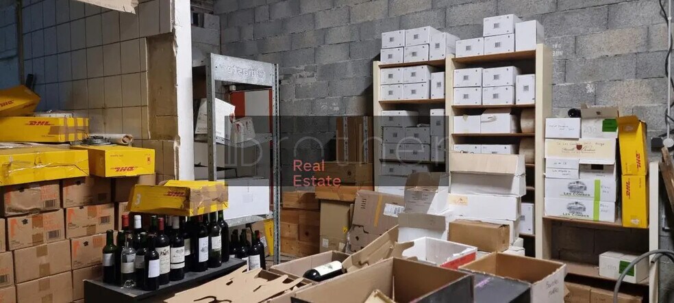 Office in Bordeaux for lease - Interior Photo - Image 2 of 5