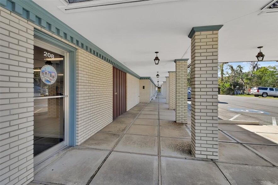 212 E New York Ave, Deland, FL for sale - Building Photo - Image 2 of 11