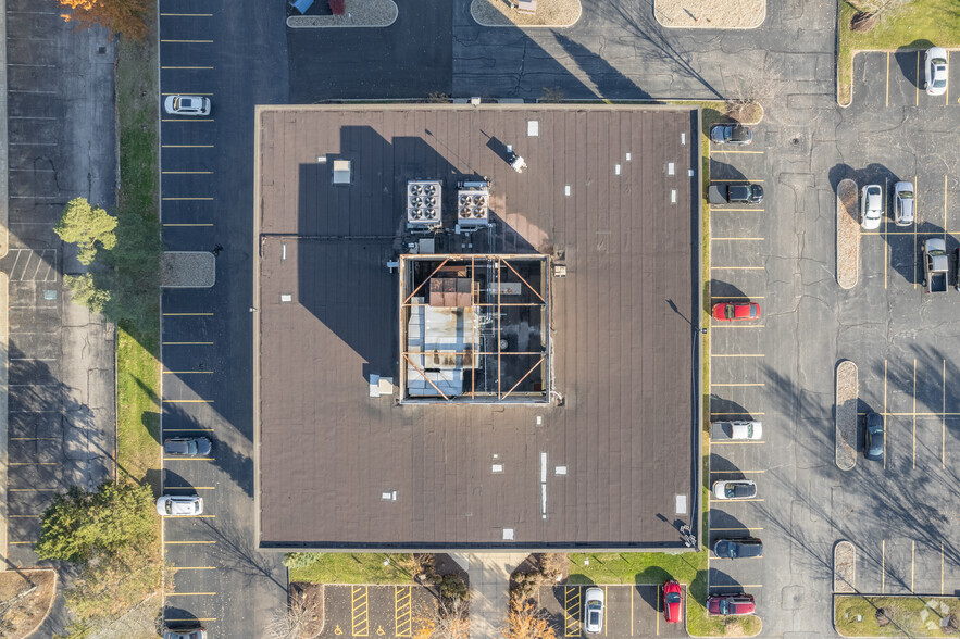 7251 Engle Rd, Middleburg Heights, OH for lease - Aerial - Image 2 of 8