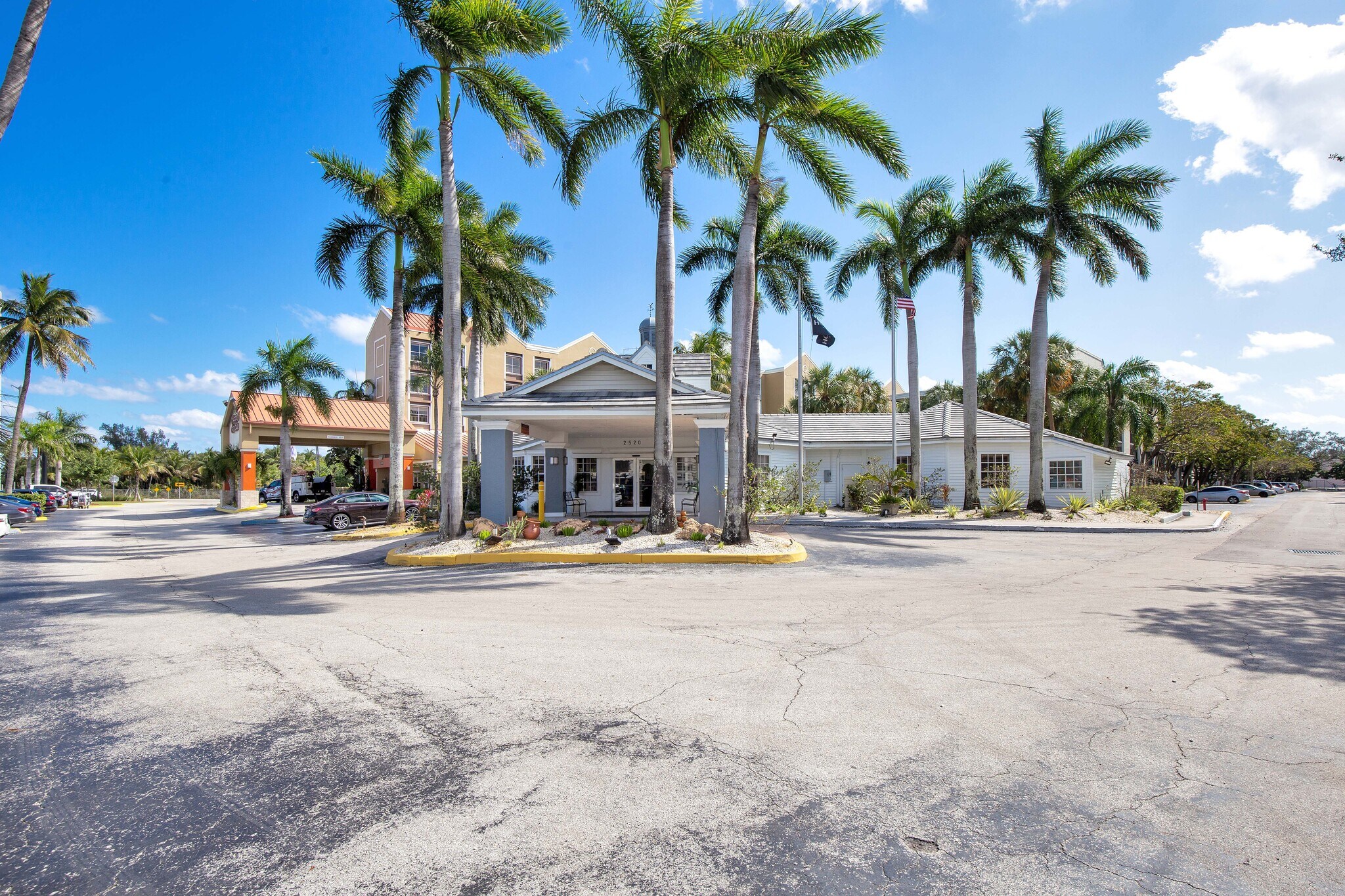 2520 Stirling Rd, Hollywood, FL 33020 Hotolos Hollywood