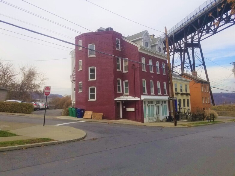 56 Dutchess Ave, Poughkeepsie, NY for sale - Building Photo - Image 1 of 1