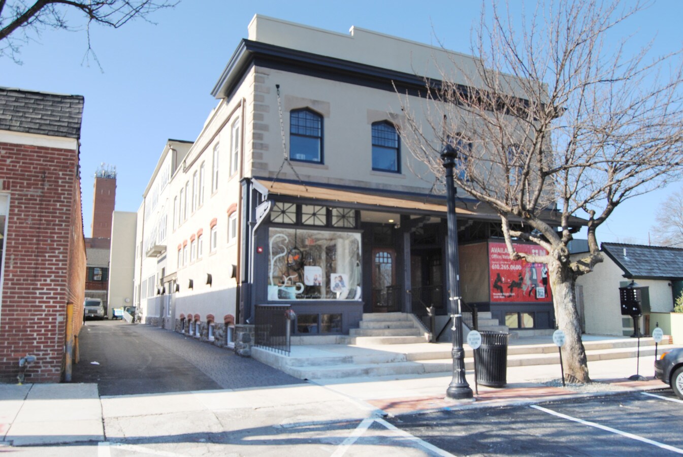 134 N Wayne Ave, Wayne, PA, 19087 Retail Space For Lease