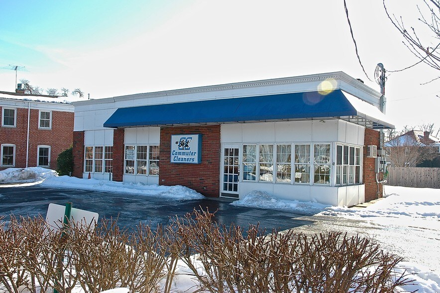 121 E Putnam Ave, Greenwich, CT for sale - Building Photo - Image 1 of 1