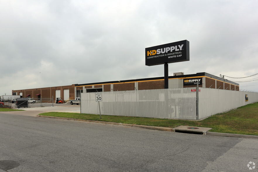 101 45th St, Corpus Christi, TX for lease - Primary Photo - Image 1 of 33