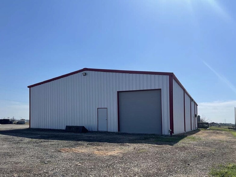 1800 FM 775, Seguin, TX for lease - Building Photo - Image 1 of 25