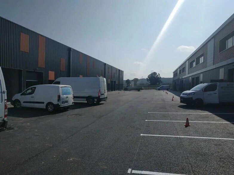 Flex in Vaulx-Milieu for sale - Building Photo - Image 1 of 7