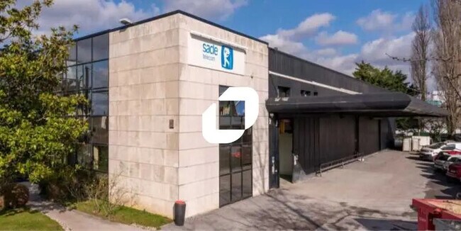 Location Entrepôt 2 596 m²