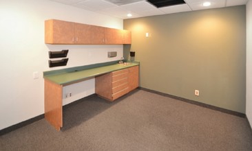 34405 W 12 Mile Rd, Farmington Hills, MI for lease Interior Photo- Image 2 of 5