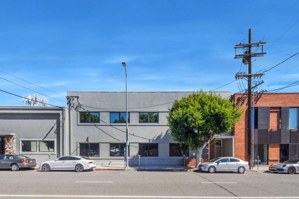 2230 S Barrington Ave, Los Angeles, CA for lease Building Photo- Image 1 of 6