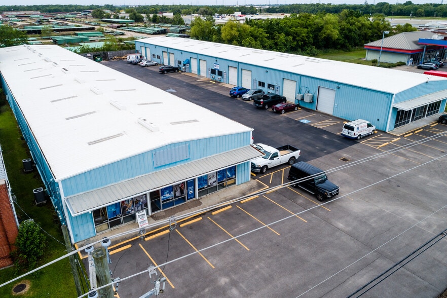 1118 N Main St, Pearland, TX for lease - Building Photo - Image 3 of 10