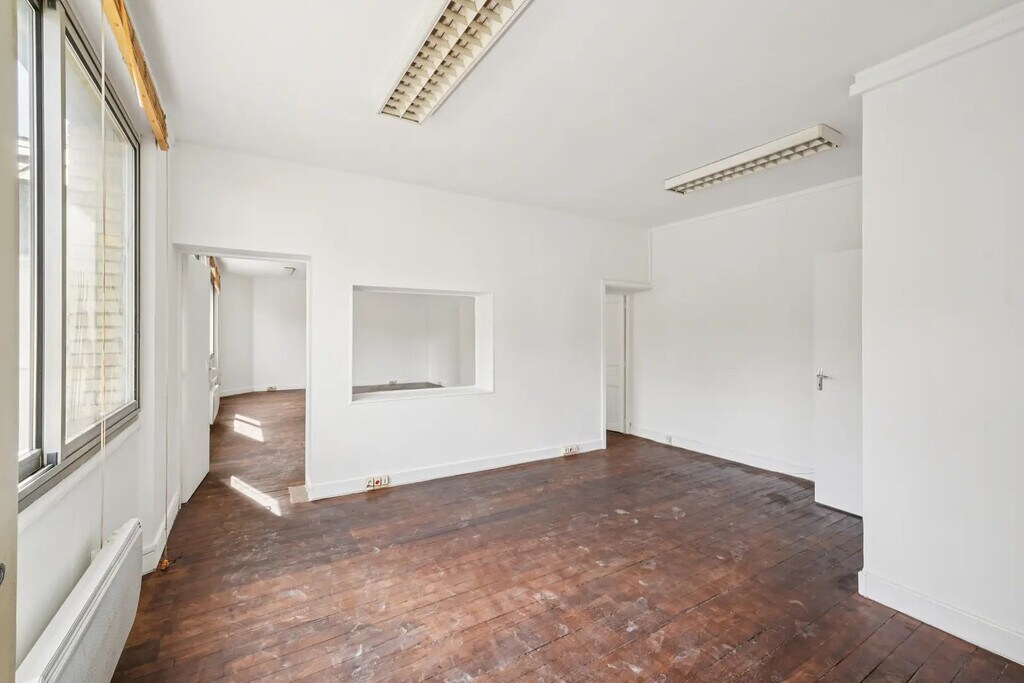 Vente Bureaux 60 m² à 227 m² - Photo 1