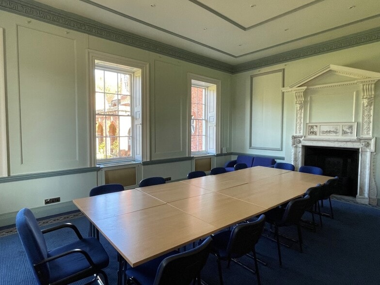 Church Street, Chesham for lease - Interior Photo - Image 2 of 6