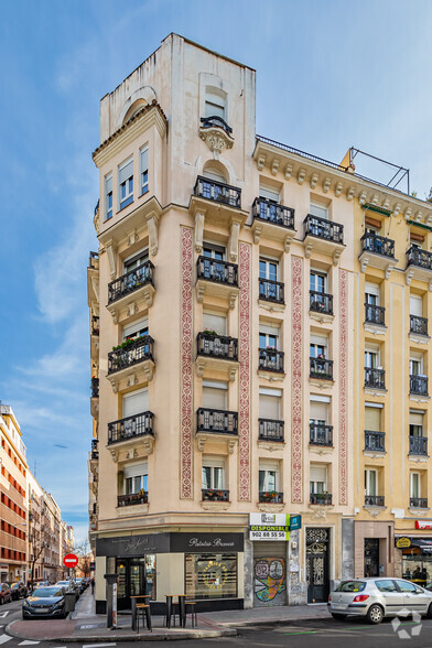 Calle Fuente del Berro, 35, Madrid, Madrid for sale - Primary Photo - Image 1 of 4