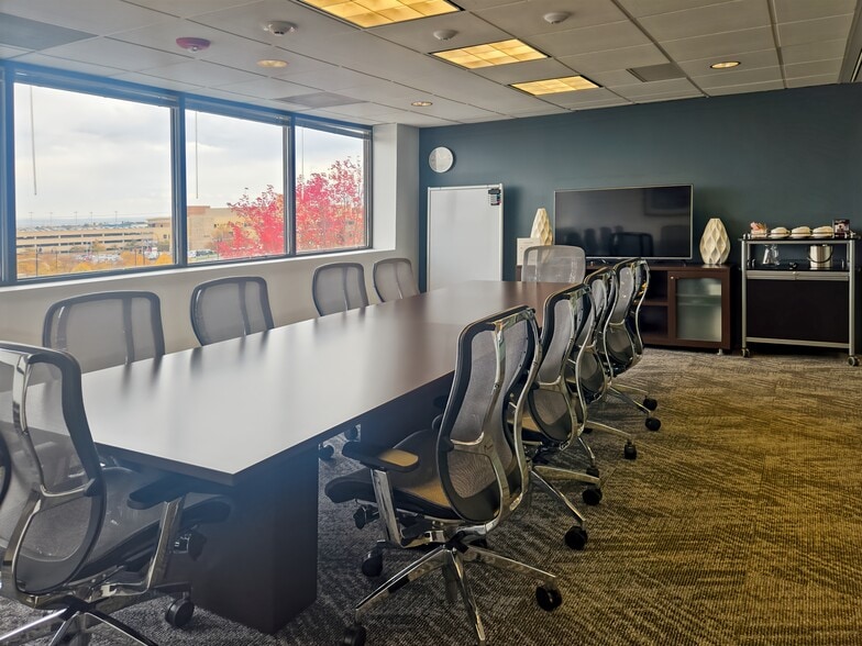 200 Union Blvd, Lakewood, CO for lease - Interior Photo - Image 2 of 11