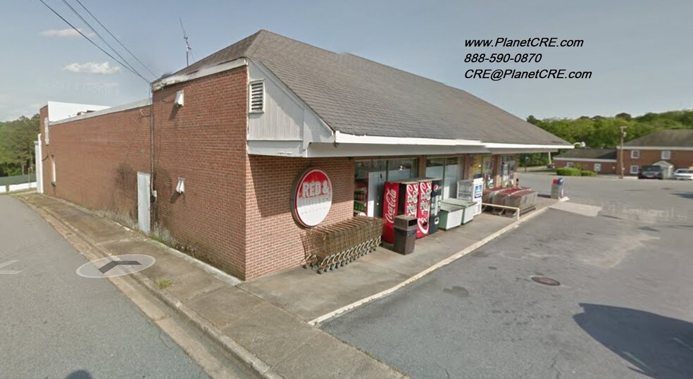 202 Court St, Lawrenceville, VA 23868