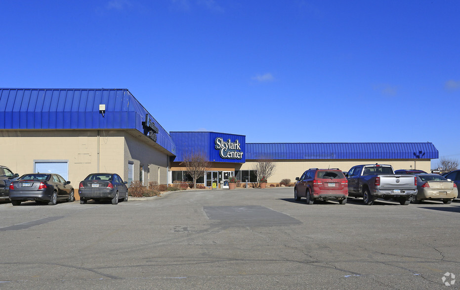 1604 1st St S, Willmar, MN for lease - Building Photo - Image 2 of 8