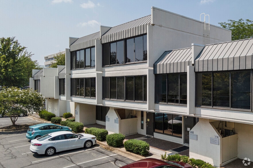 11250 Roger Bacon Dr, Reston, VA for lease - Building Photo - Image 2 of 14