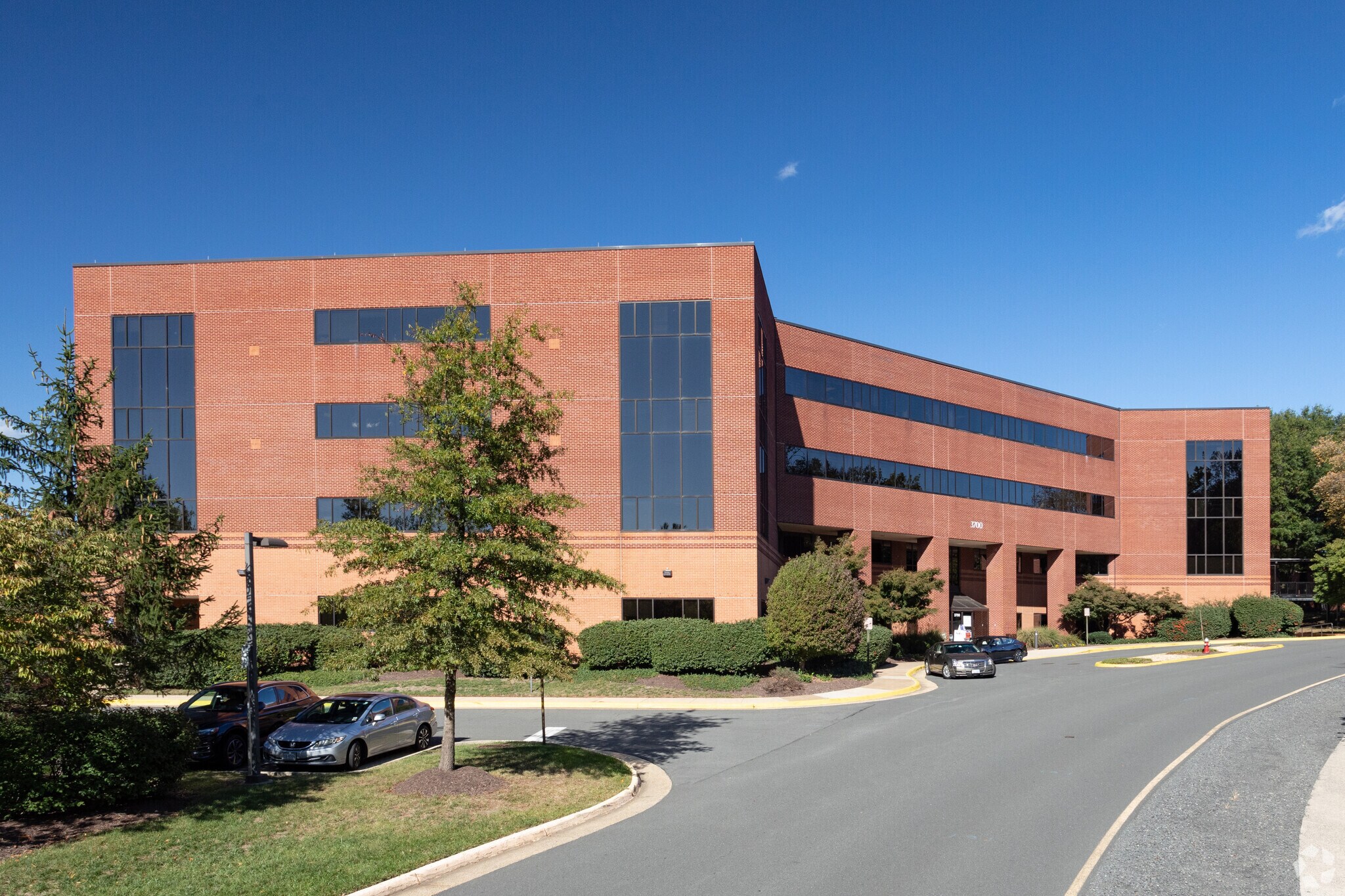 3700 Joseph Siewick Dr, Fairfax, VA for sale Primary Photo- Image 1 of 1