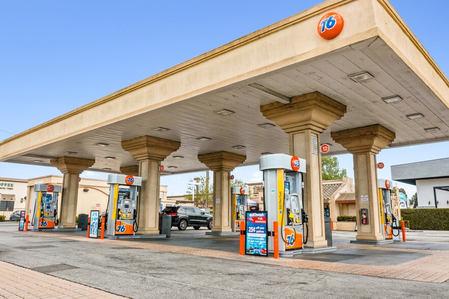 8510 Rosecrans Ave, Paramount, CA for sale - Building Photo - Image 2 of 6