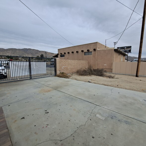 51607 29 Palms Hwy, Morongo Valley, CA for lease - Building Photo - Image 2 of 9